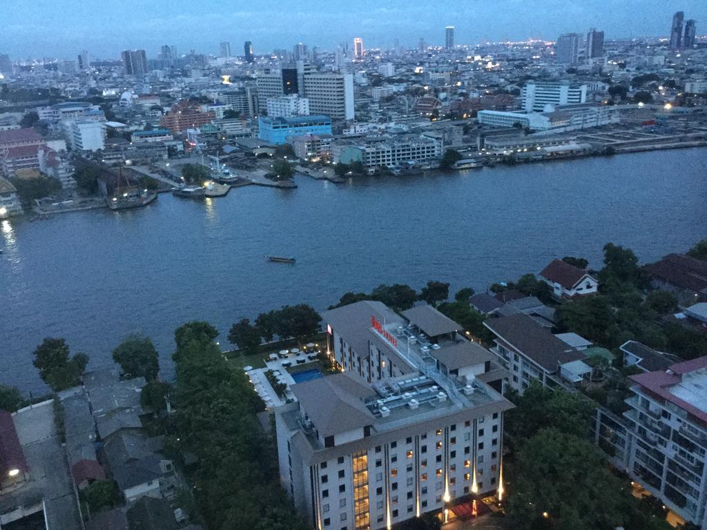 Baan Sathorn Riverfront Bangkok Habitación foto