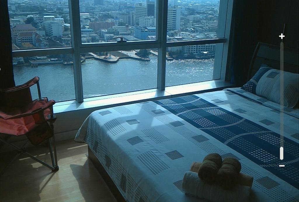Baan Sathorn Riverfront Bangkok Habitación foto