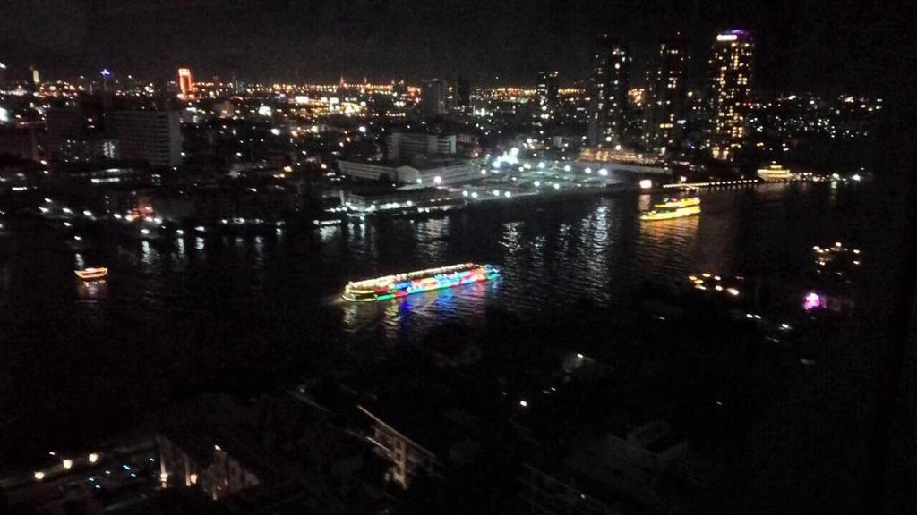 Baan Sathorn Riverfront Bangkok Habitación foto