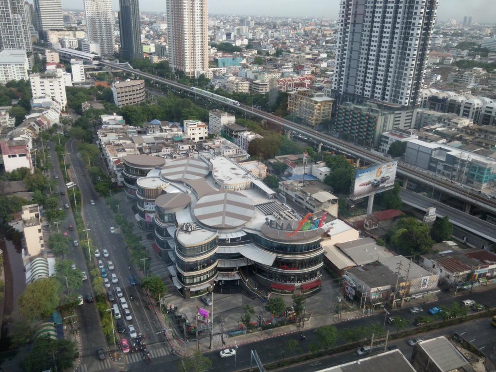 Baan Sathorn Riverfront Bangkok Exterior foto