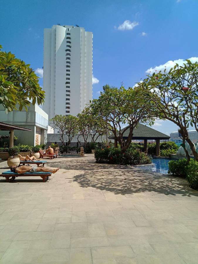 Baan Sathorn Riverfront Bangkok Exterior foto